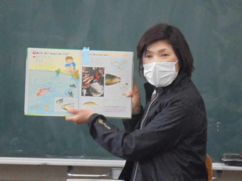 ２年生も読み語り、大好きです。の画像