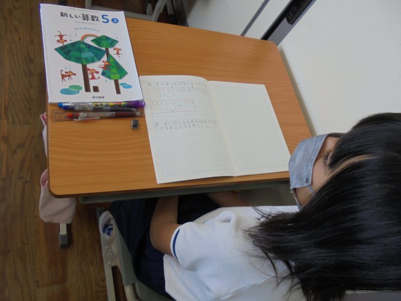 ５年生は、算数を学んでいます。の画像