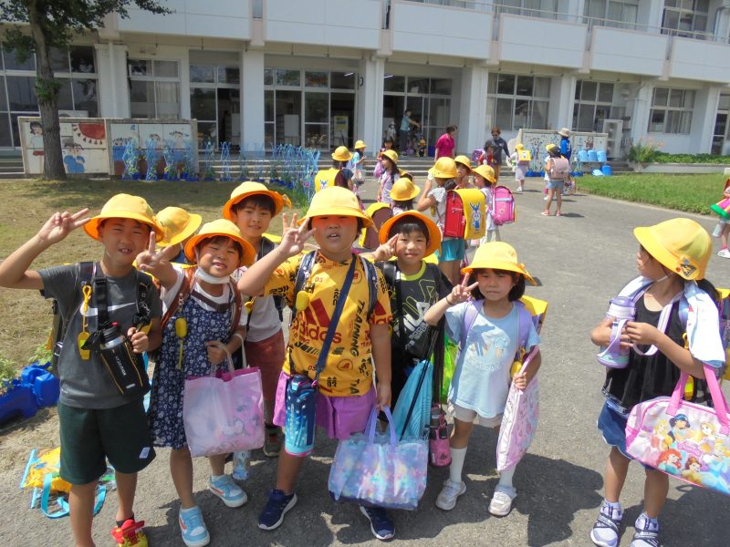 1年生 集団下校の様子です。の画像