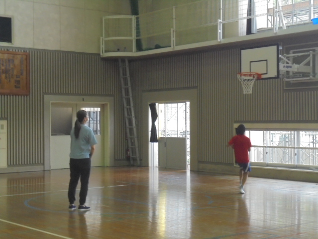 ６年生　小体会バスケットボール練習①の画像