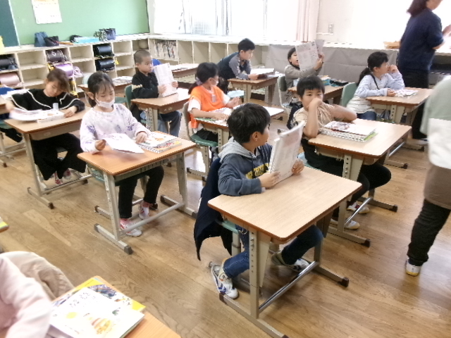 ３年生　学級活動の時間にの画像