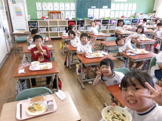 ２年生　おかわりします。の画像