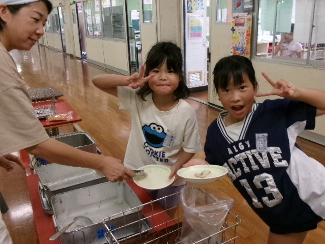 ２年生　給食の画像