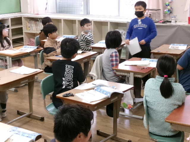 ３年生　国語科の時間にの画像