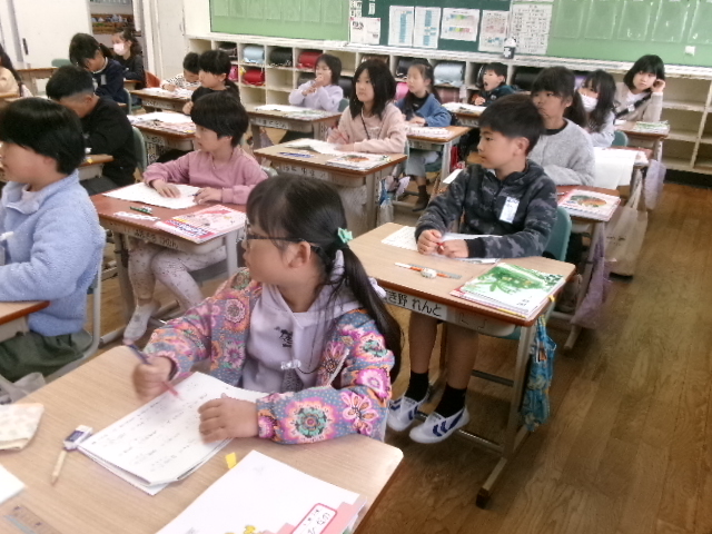 ３年生　国語の時間にの画像
