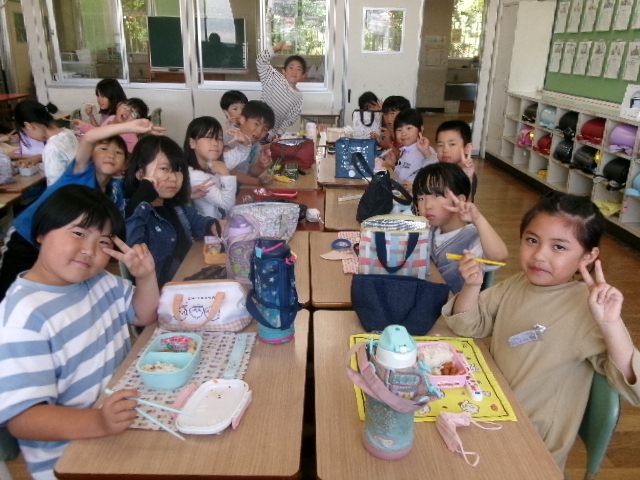 ３年生　お昼の時間にの画像