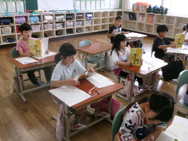 ２年生　国語科の時間の画像