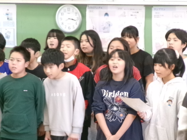 ６年生　大きな声で言葉を伝えるの画像