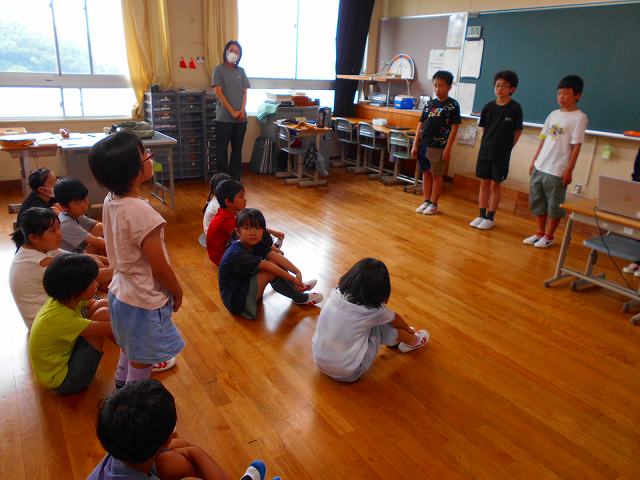 小学生が平和学習発表会を行いました。の画像