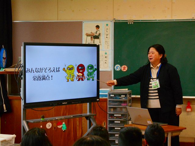 小学校で食育指導を実施しましたの画像