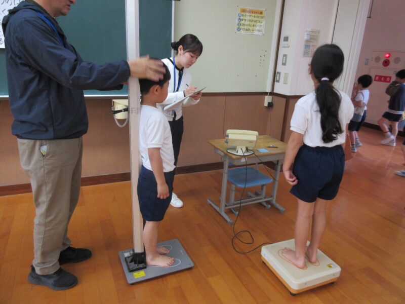 (学校生活)体位測定・視力検査実施中!の画像