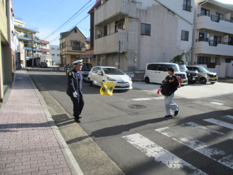 (学校生活)交通指導員さんに感謝!の画像