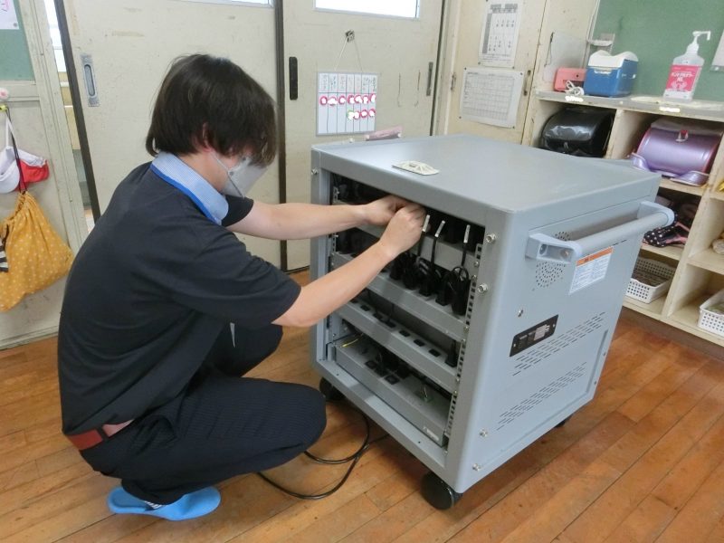 クロムブック充電ケーブルの画像