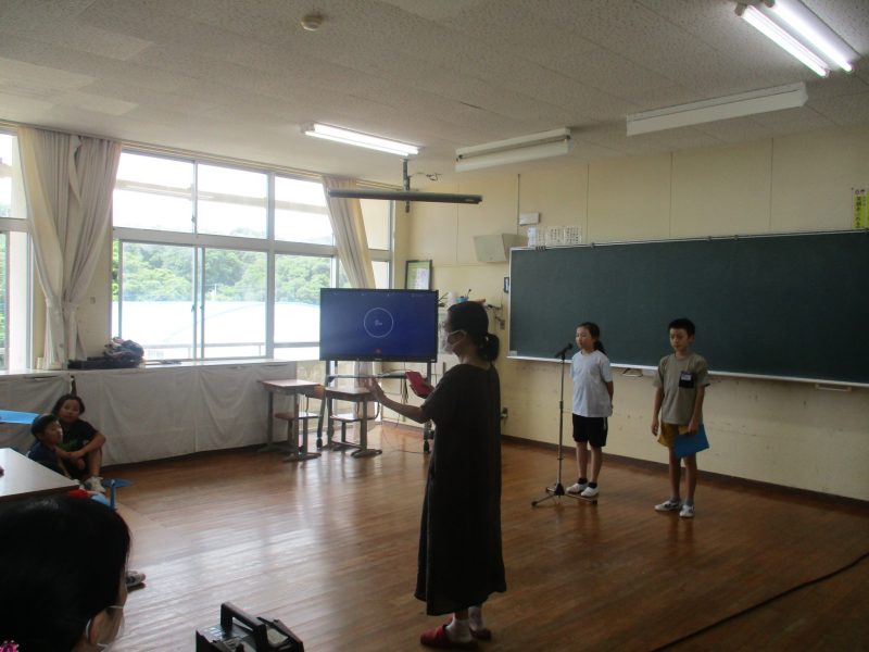 永遠の会の皆様による朗読指導の画像