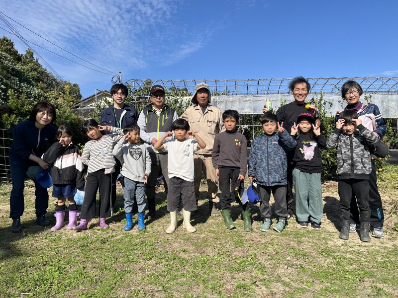 芋ほり（１・２年生）の画像