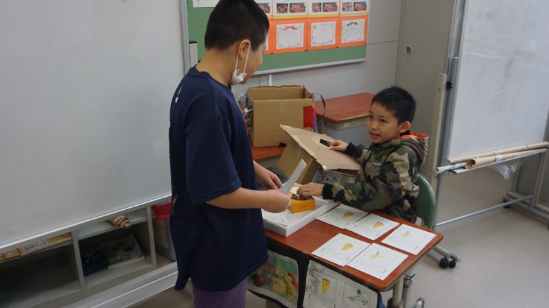 （校長日記）なかよし学級「お店屋さんをひらこう！」の画像