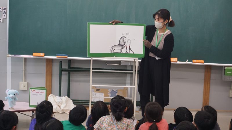 （学校生活）読み聞かせに夢中の子どもたち♪の画像