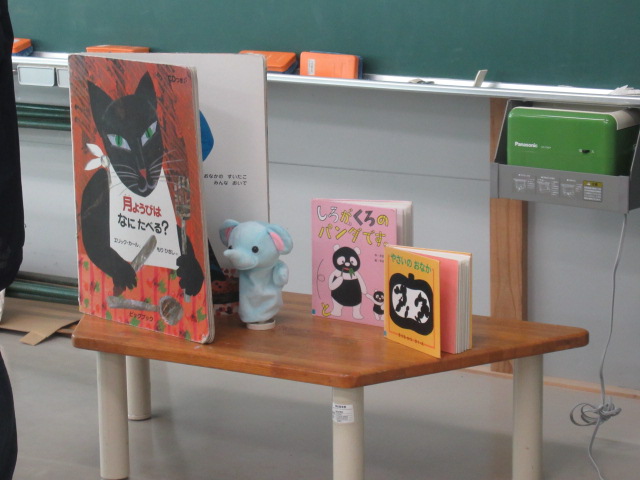 学校生活（３年生読み聞かせ）の画像