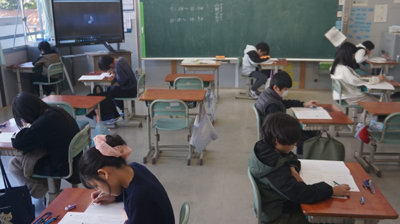 （学校生活）学力テストの画像