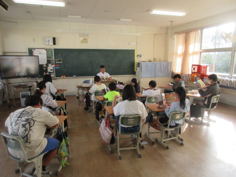 5年生読書タイムの画像