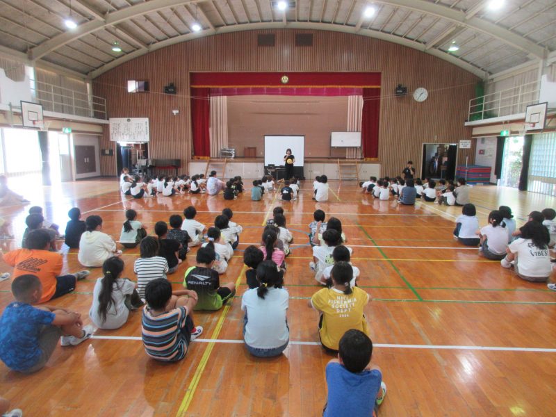全校集会の画像