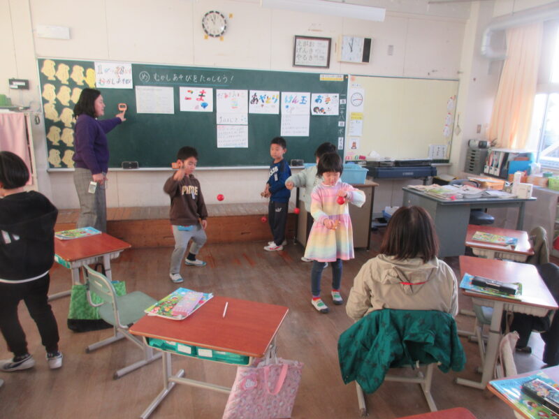 伊王島小との交流学習の画像