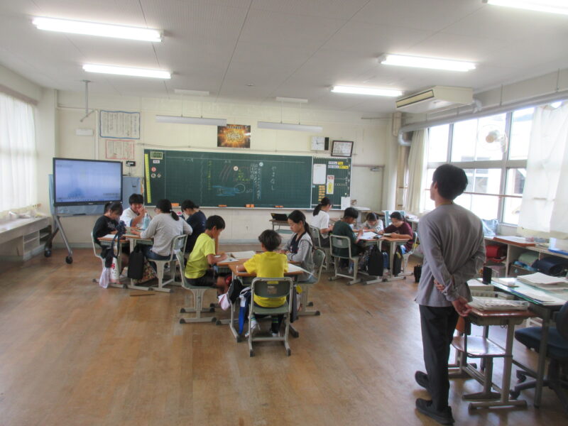6年生学習風景の画像