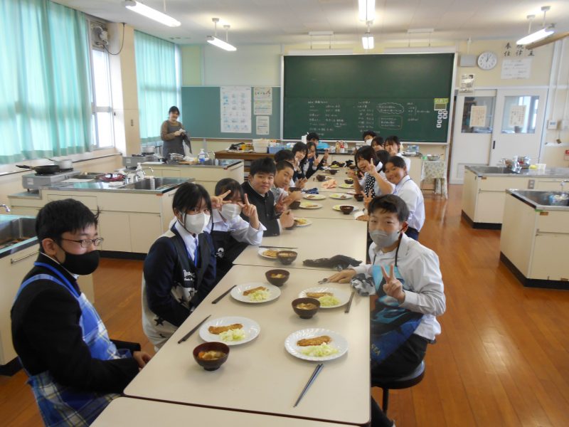 1年生（　＾ω＾）・・・調理実習！の画像