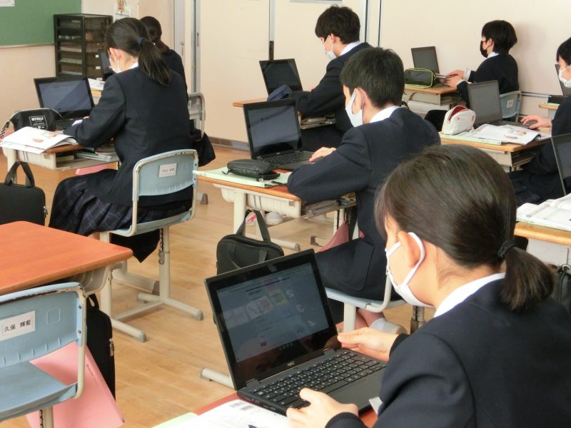 タブレットを活用した研究授業の画像