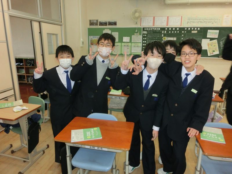 昼休み校内スケッチの画像