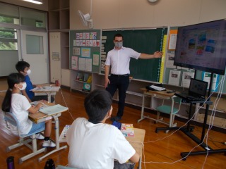 外国語の授業の画像