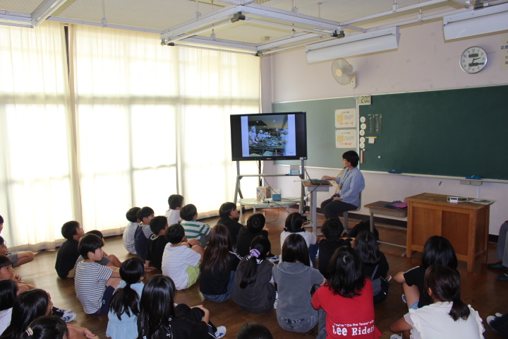 5年巻き網乗船体験事前学習・ 6年租税教室の画像