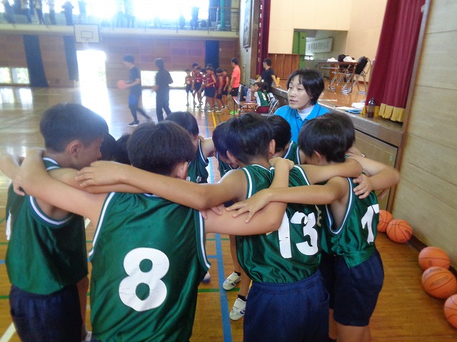 第６２回　小学校体育大会　バスケット会場の画像