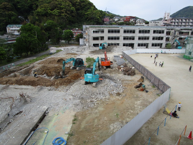 校舎解体工事　5/1（月）の画像