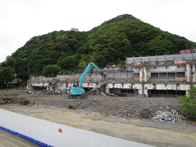 校舎解体工事（5/19）の画像