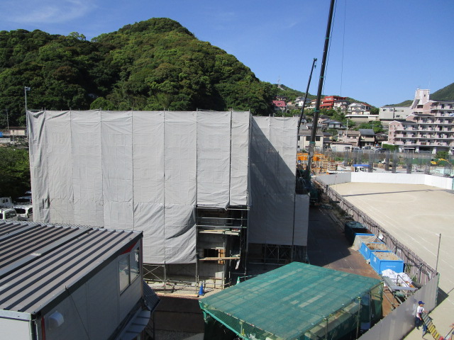 工事中の２階部分に覆いが……の画像