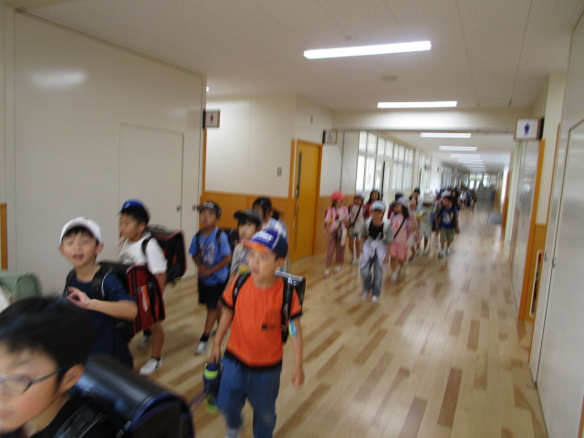 集団下校（6/11）の画像