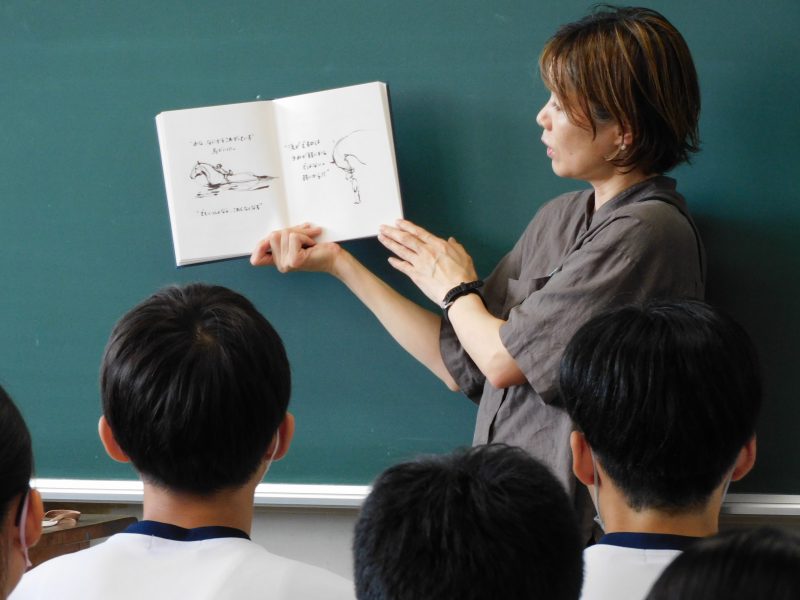 今学期、最後の読み聞かせですの画像