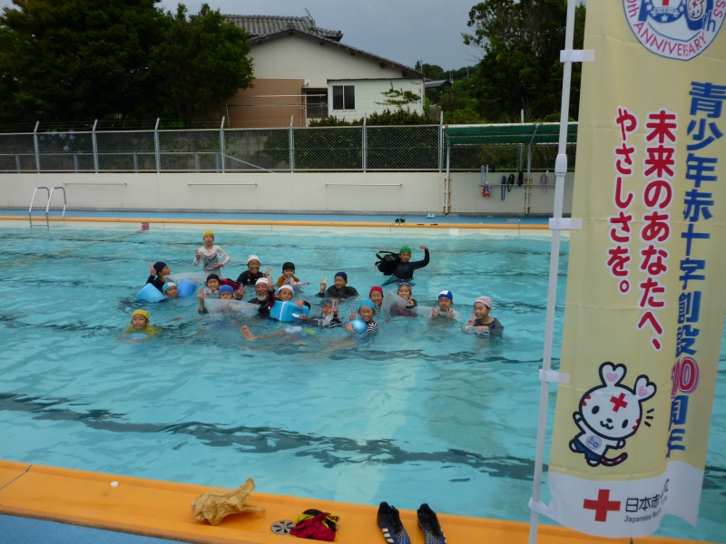 高学年が水上安全法（着衣泳）を学びました！の画像