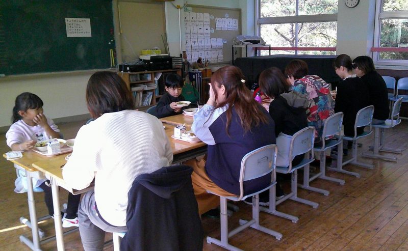 1年生給食試食会の画像