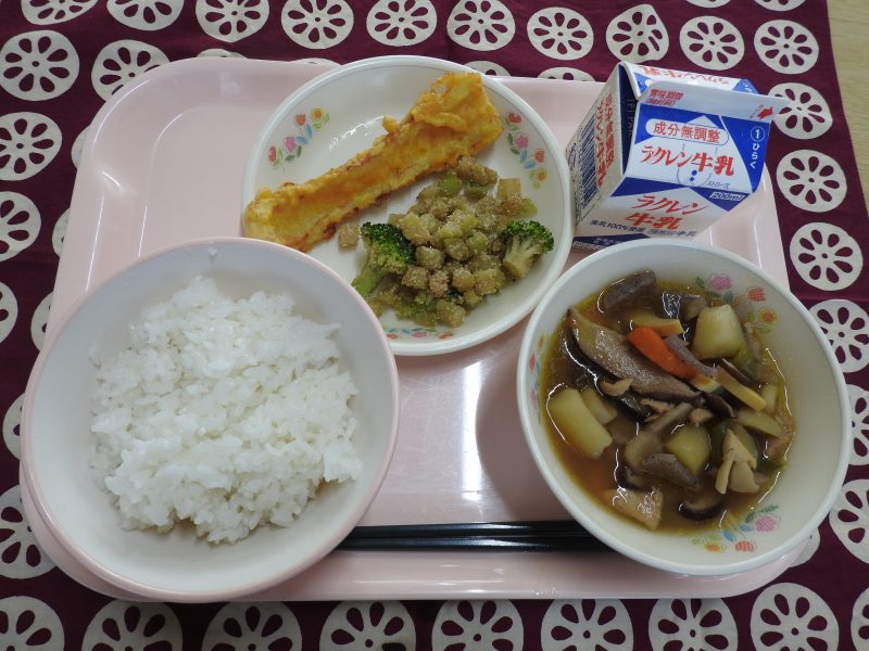 11/27　お茶の淹れ方教室（保健委員会）の画像