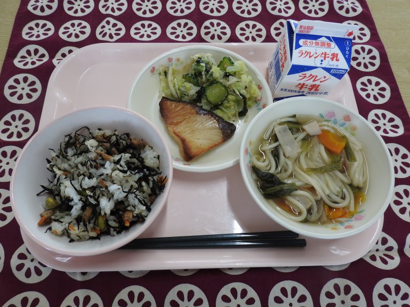 6/4　町探検（2年）の画像