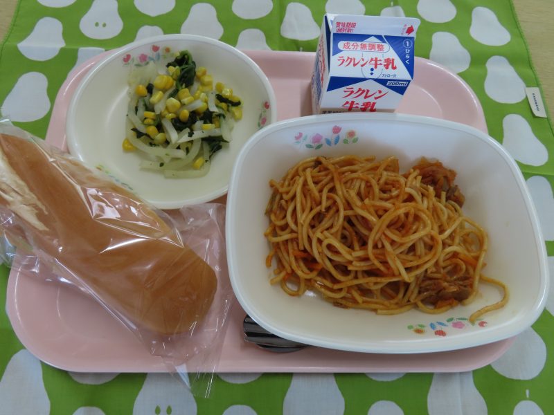 4/16（水)　初めての給食の画像